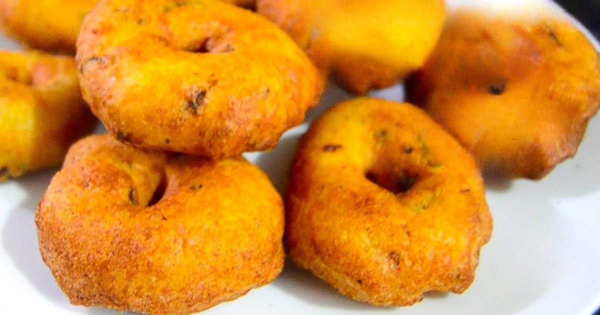 Crispy Uzhunnu Vada Recipe