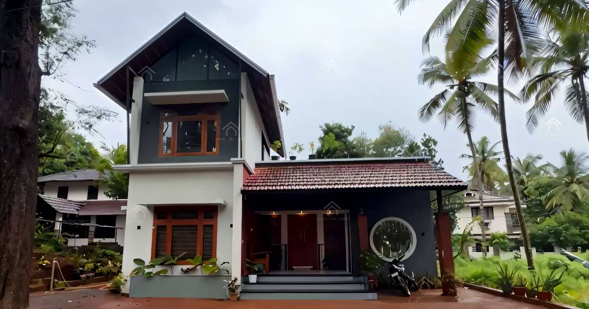 900 Sqft Home in 9 Cent plot