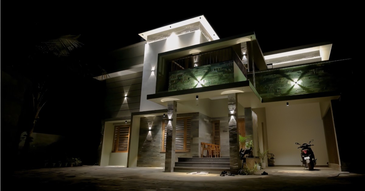 Contemporary 4BHK house in house