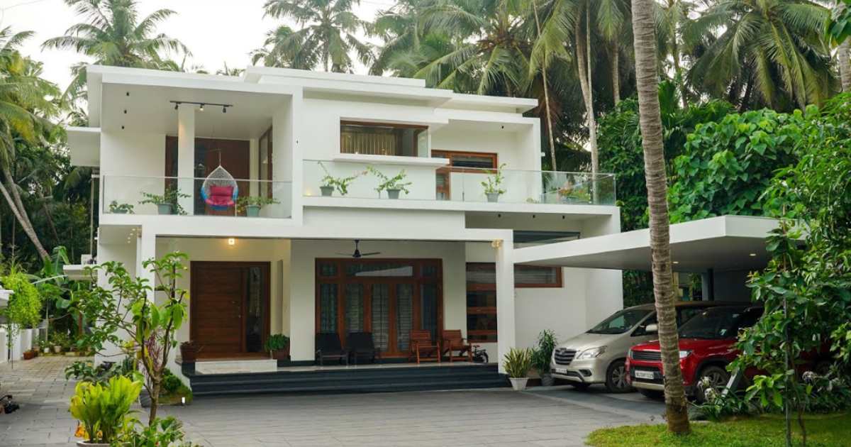 Contemporary flat roofing home