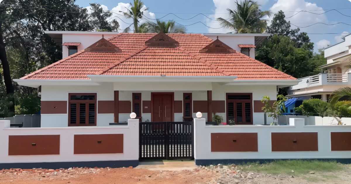 1580 sqft nadumuttam nalukettu home