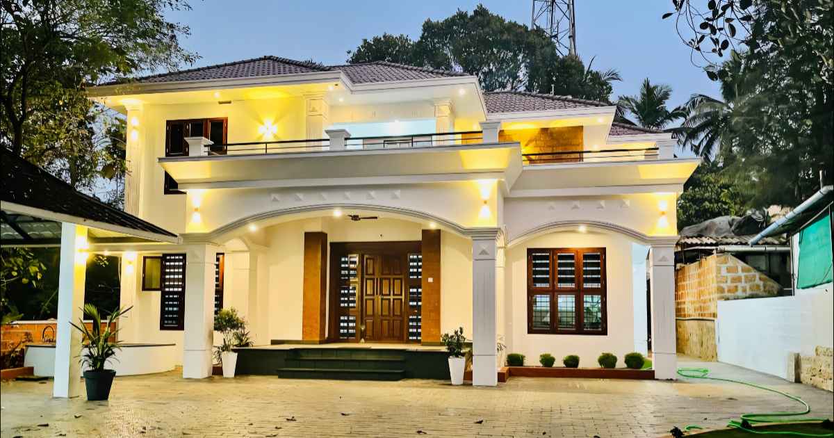 2400 sqft 9 cent beautiful home