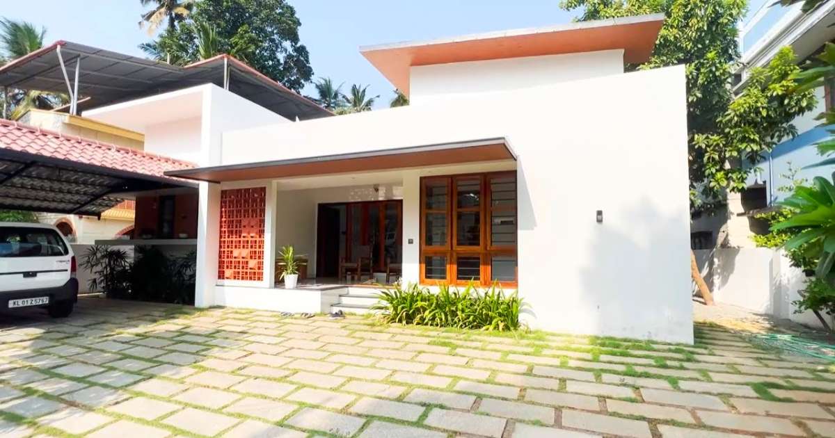 2600 Sqft Renovation Home design