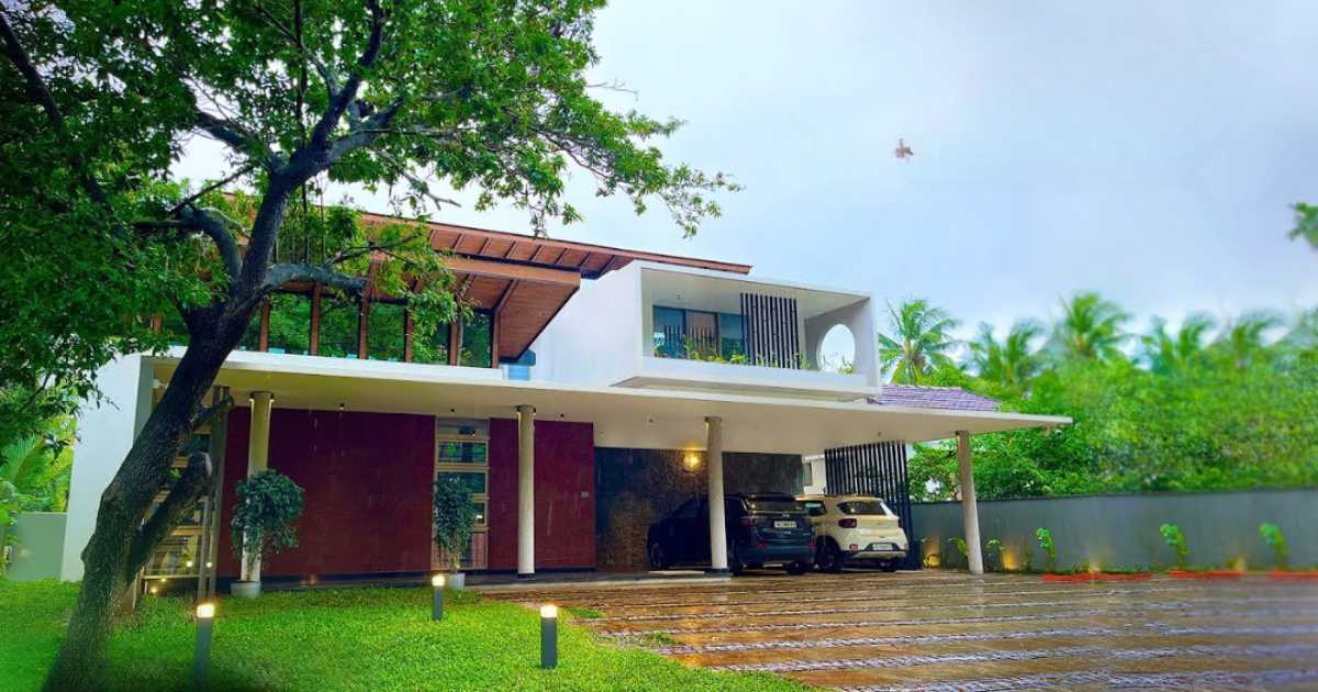 5000 sqft Contemporary House